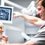 Angstfrei zum Zahnarzt: Behandlungen mit Einfühlsamkeit und Vertrauen